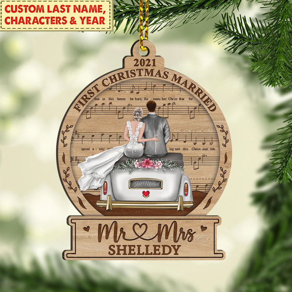 First Christmas Married Mr & Mrs Wood Ornament, Christmas Gift, Wedding Gift, Last Name, Date & Character Can Be Changed DO99, Made By Wood And One Side Print