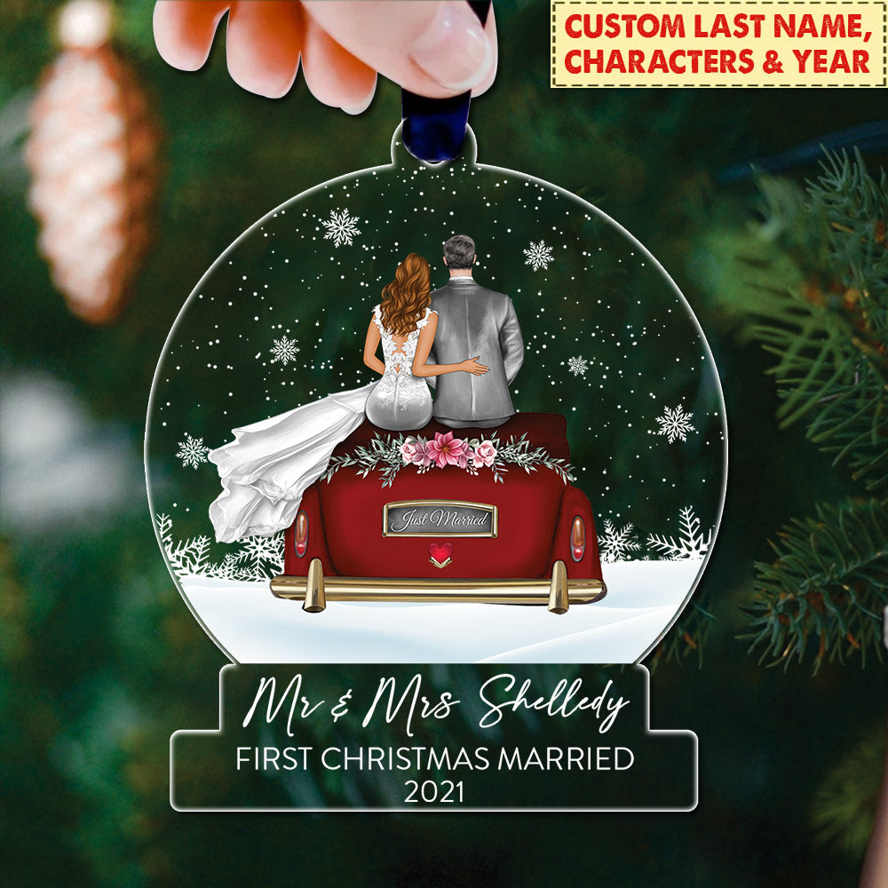 Custom Mr & Mrs First Christmas Married Acrylic Ornament, Christmas Gift, Wedding Gift, Last Name, Date & Character can be changed, DO99, Made By Acrylic And One Side Print