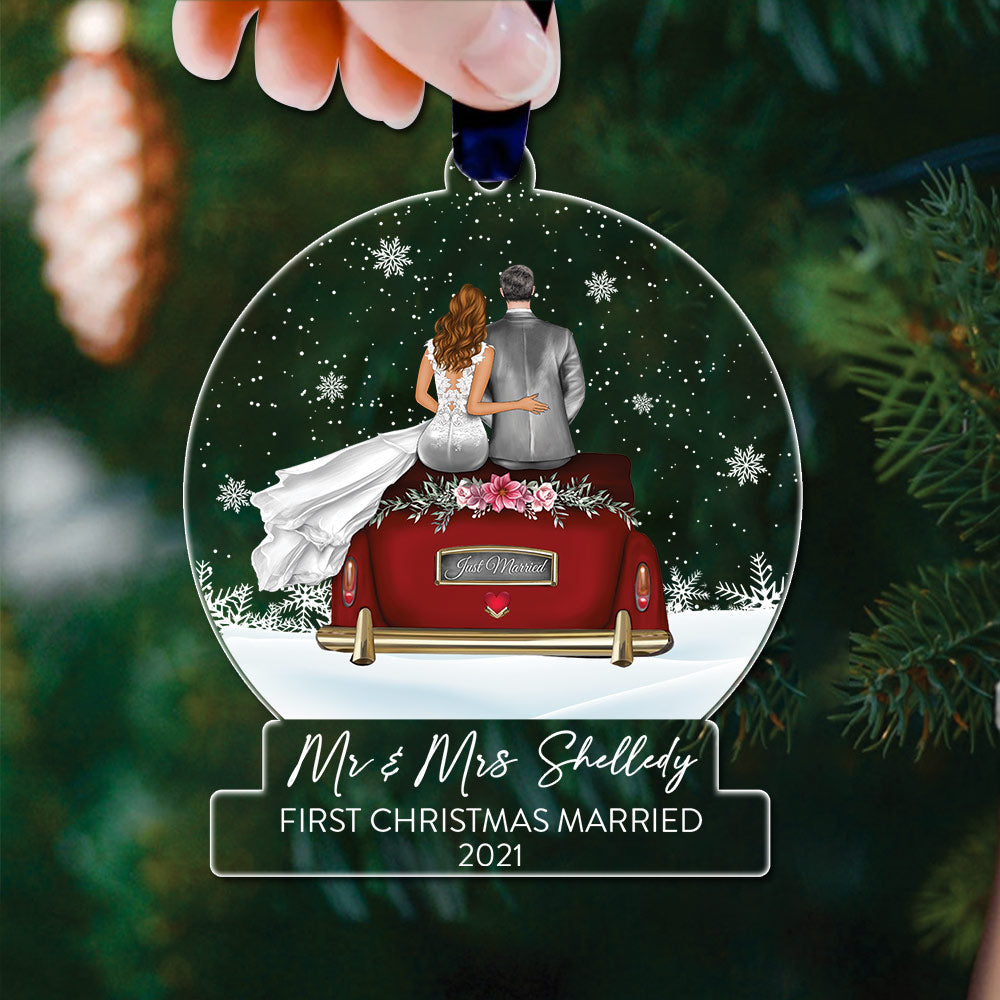 Custom Mr & Mrs First Christmas Married Acrylic Ornament, Christmas Gift, Wedding Gift, Last Name, Date & Character can be changed, DO99, Made By Acrylic And One Side Print