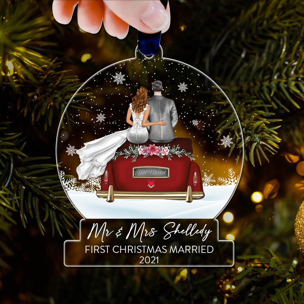Custom Mr & Mrs First Christmas Married Acrylic Ornament, Christmas Gift, Wedding Gift, Last Name, Date & Character can be changed, DO99, Made By Acrylic And One Side Print